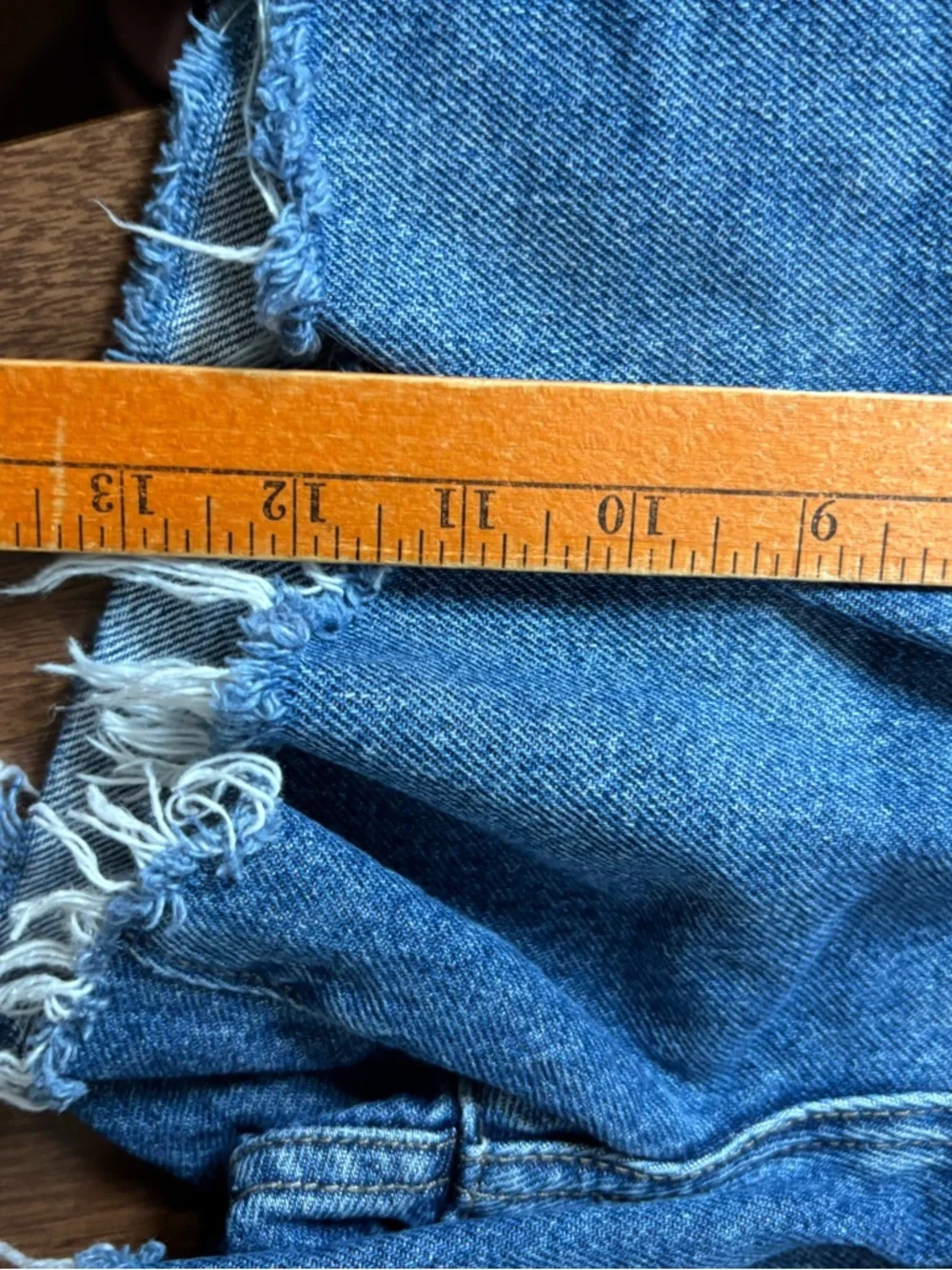 Universal Thread Blue Mid-Rise 90’s Baggy Distressed Denim Shorts